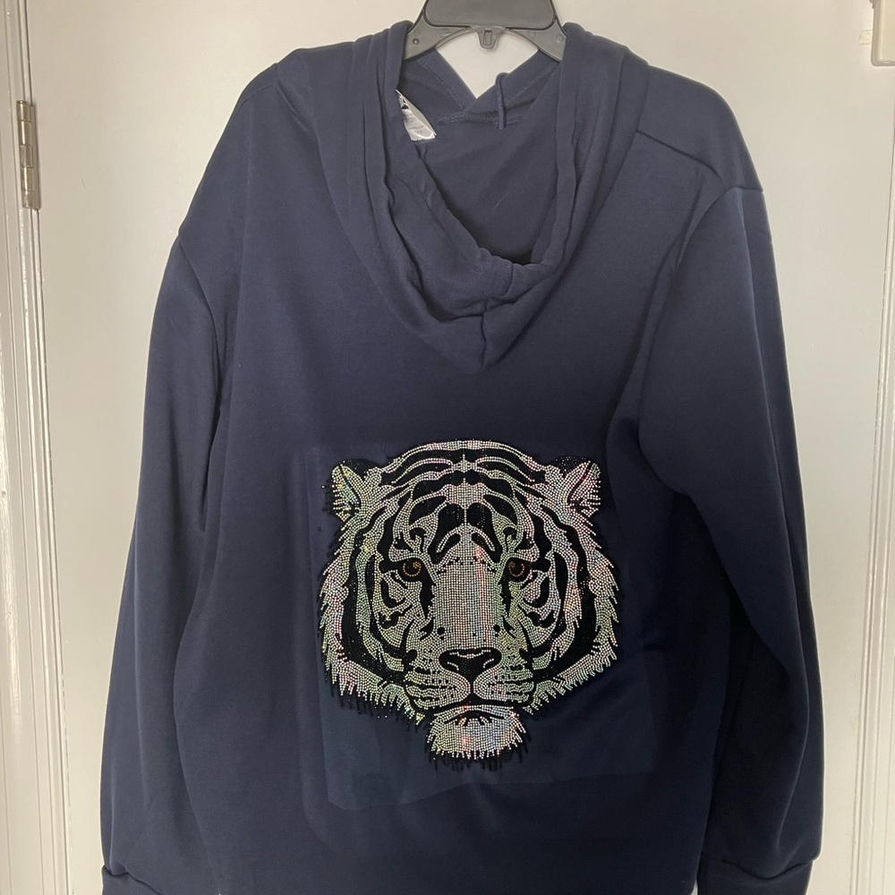 BIG and TALL 2XL pullover hooded drawstring sweatshirt. Rhinestone tiger back